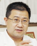 吉田 毅 副院長/ 部長 吉田 毅 副院長/ 部長